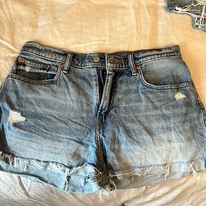 Women’s Lucky Brand relaxed fit jeans shorts size 8 or 29